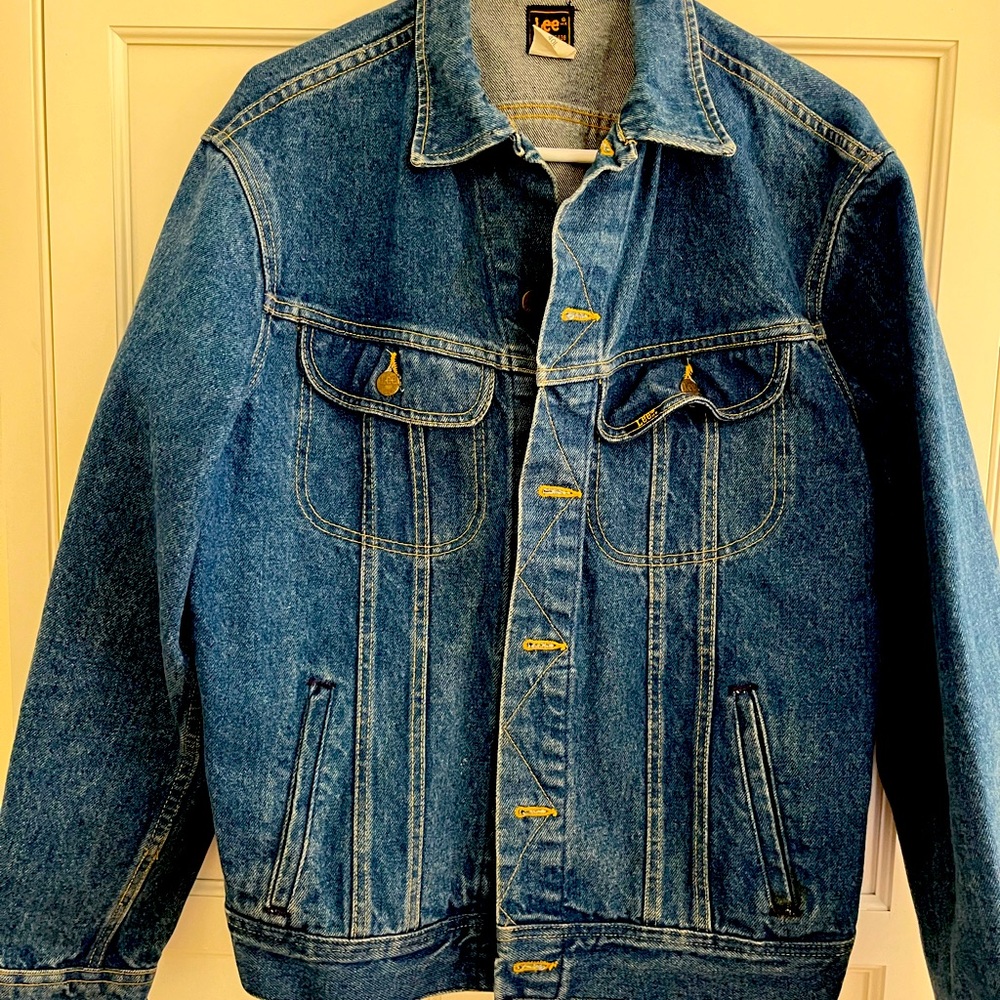 LEE Men’s denim jacket. Size 40 L